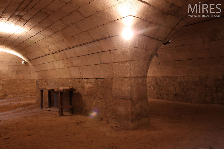 Cave voûtée. C0466 Mires Paris — free download