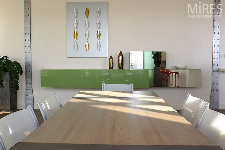 C0482 – Modern dinning room