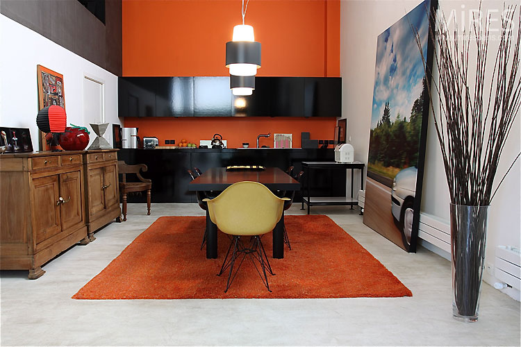 C0543 – Orange & black modern kitchen