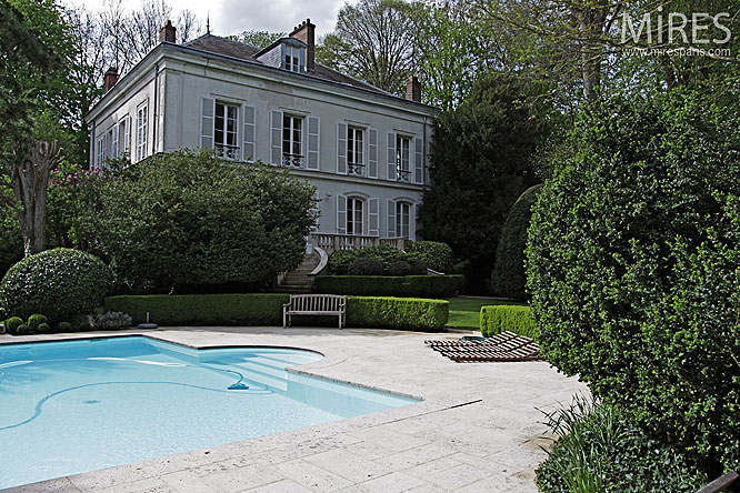 C0051 – Maison bourgeoise piscine