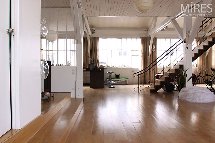 Lounge and indus space. C0542