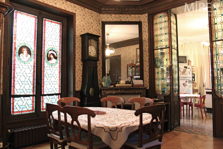 C0650 – Grandfather clock, dresser and stained glasses