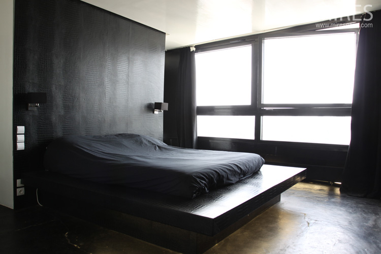 C0570 – Ebony bedroom and bathroom