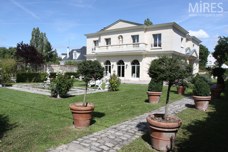 C0568 – Maison et jardin néo-palladiens