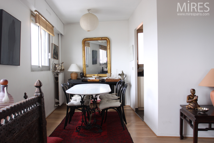 C0627 – Marble table and black console table