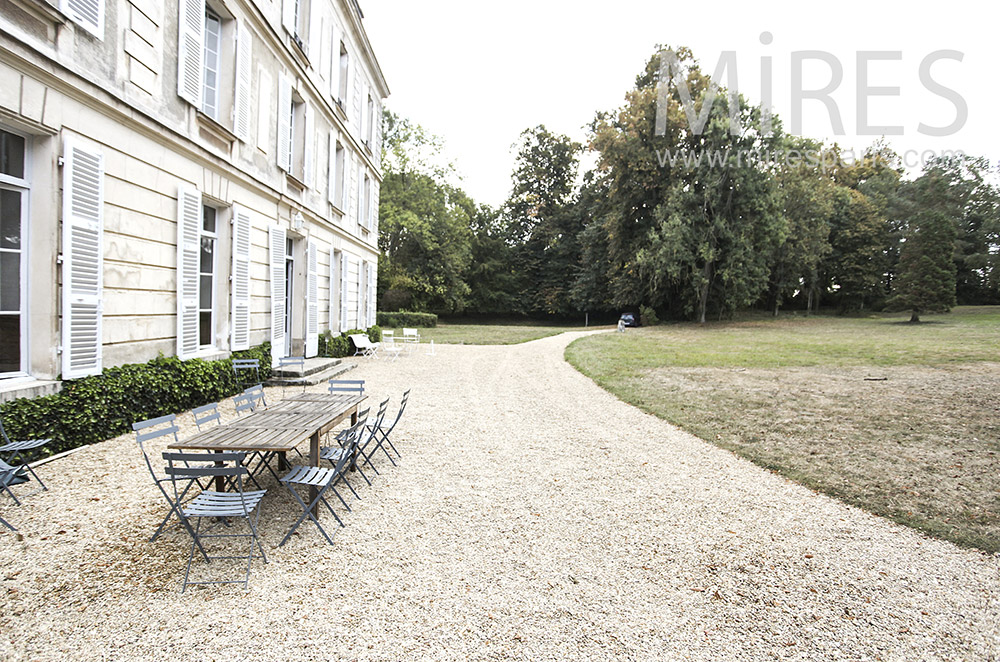 C0642 – Terrace on gravel