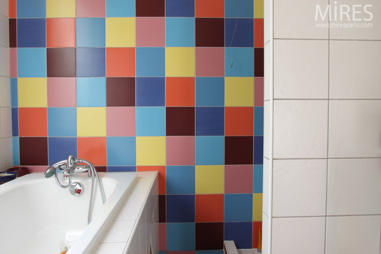 C0643 – Multicolored  tiles