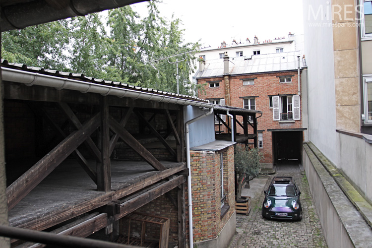 C0607 – Deteriorated apartment with atmosphere