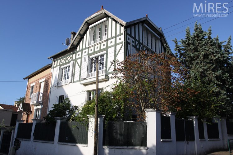 C0615 – Garden, terraces, trees