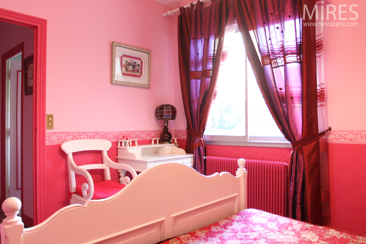 La chambre florale rose. C0637