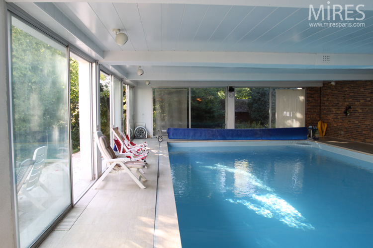 C0637 – Swimming pool opened on the living room