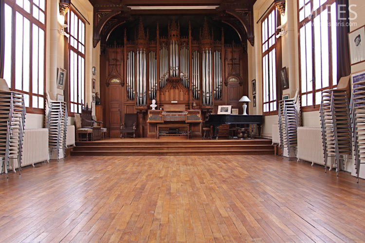 C0650 – Salle d’orgue avec mezzanine