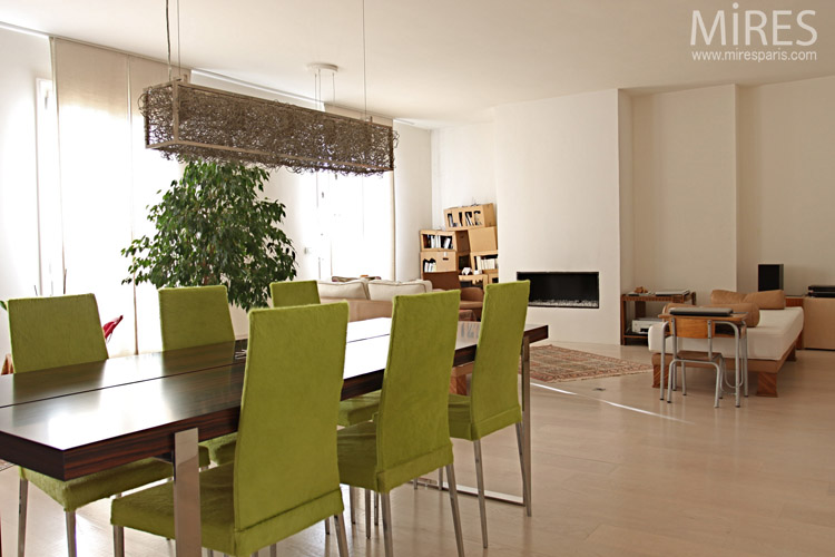 C0645 – Informal dining room + relaxation area