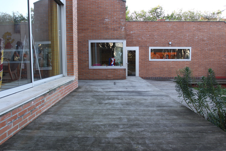 Large wooden deck on two levels. C0665