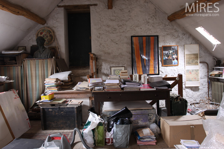 Attic. C0679
