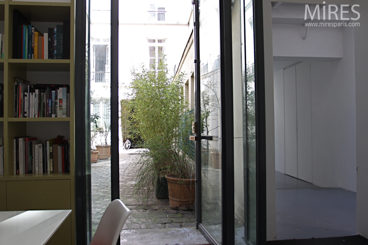 C0706 – Small office opened on the courtyard