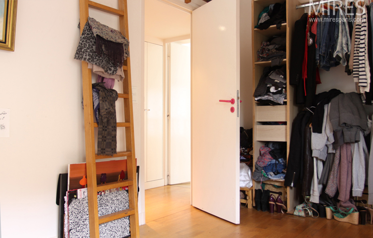 C0730 – Chambre de jeune artiste