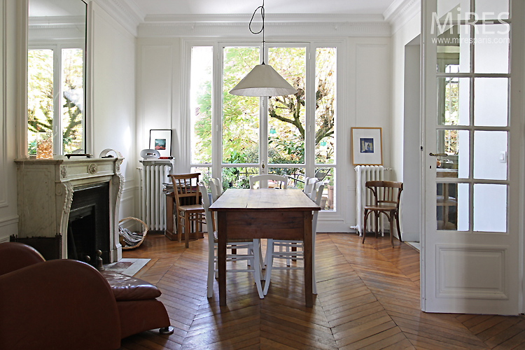 C0749 – Luminous dining room