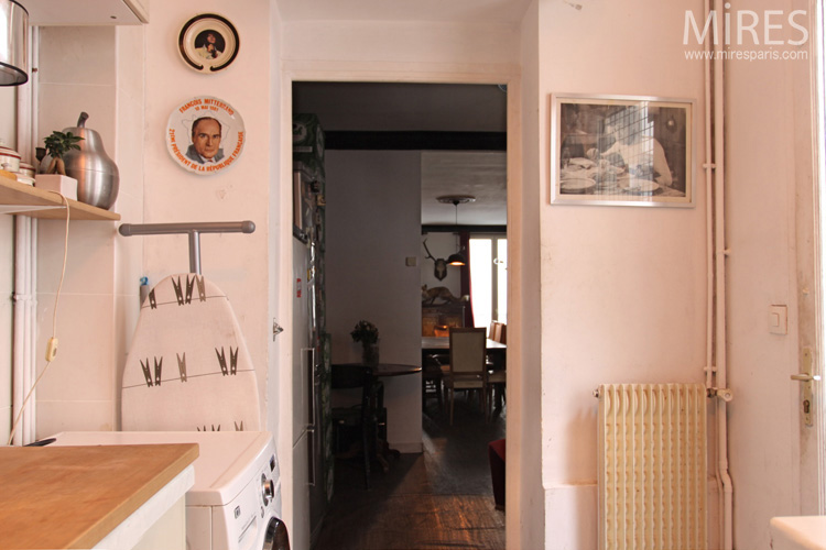 C0742 – Small white kitchen