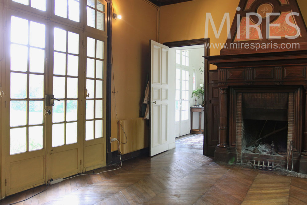 C0769 – Boiserie, parquet en pointe de Hongrie