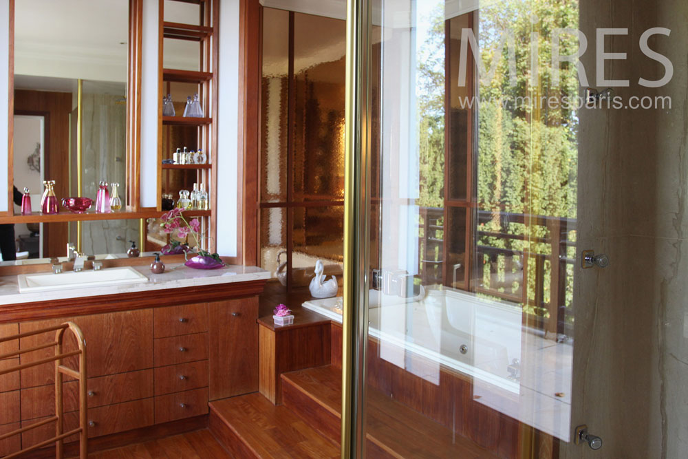 Wood atmosphere bathroom. C0774