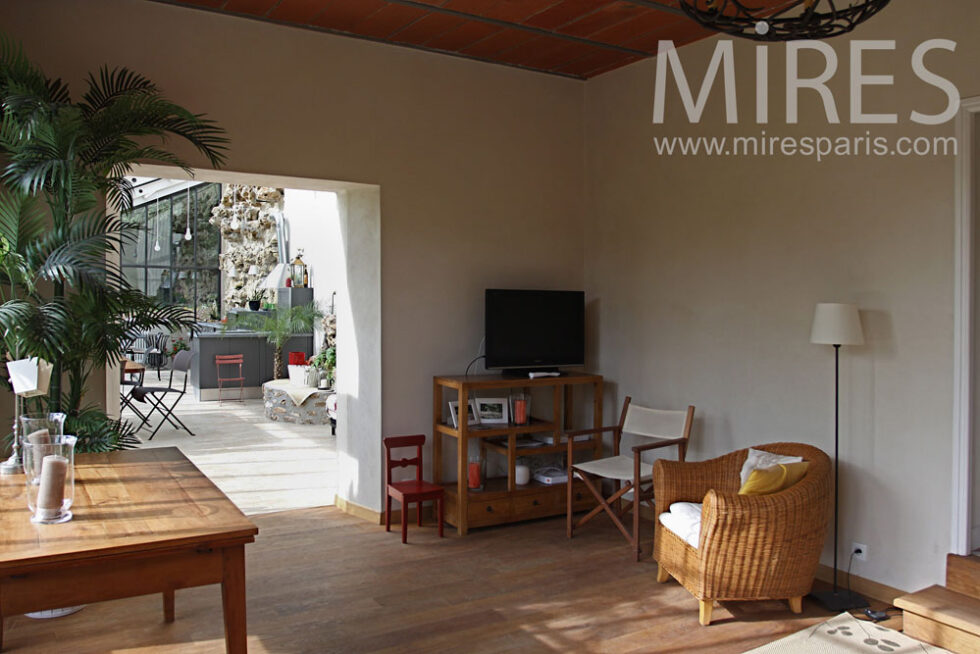 C0775 – Salon ambiance bois | Mires Paris