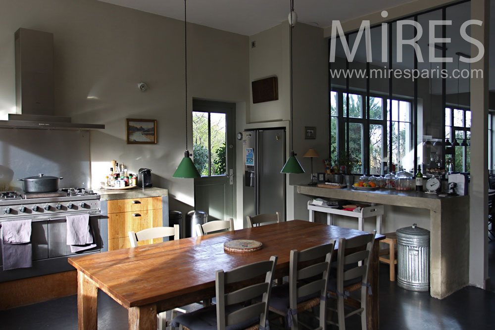 C0781 – Kitchen with view on the living room