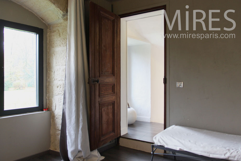 C0787 – Bedroom with bathroom and dressing