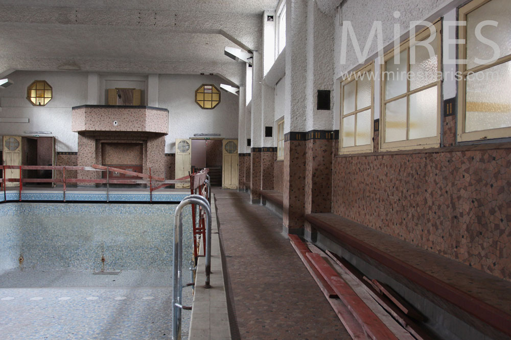 C0790 – Empty school swimpool