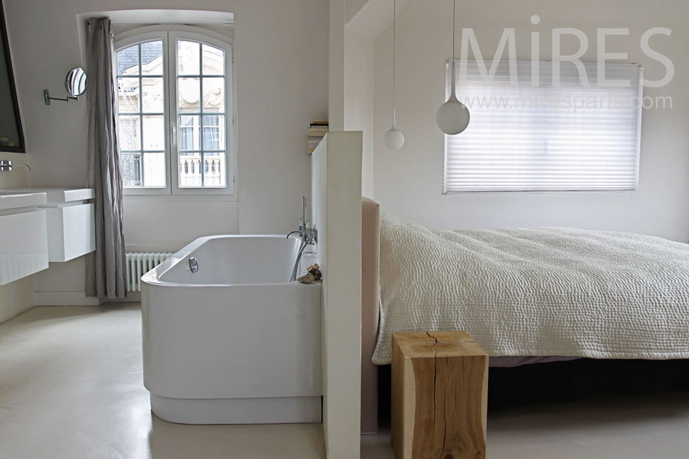 Chambre avec salle de bains. C0791