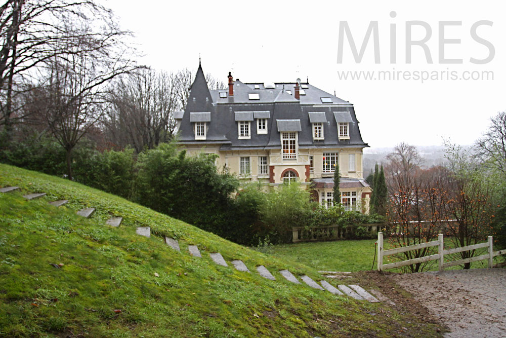 Manor’s outside. C0802