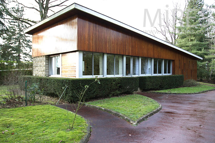 Maison de gardien vide. C0818