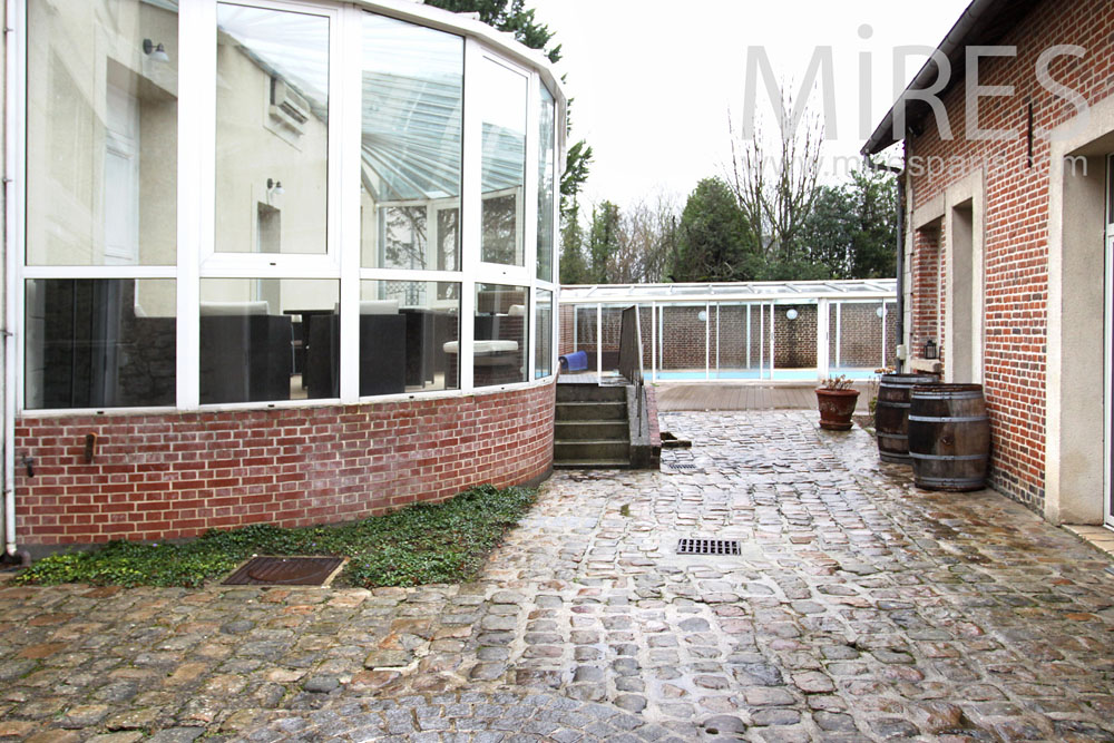 C0820 – Indoor pool in the courtyard