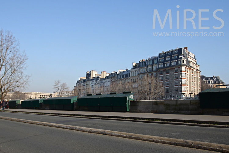 C0831 – Sur les quais de Paris