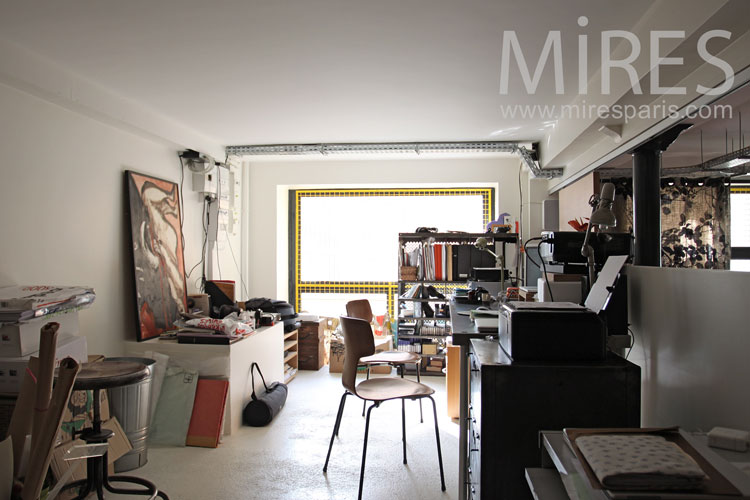 C0832 – Desk corner