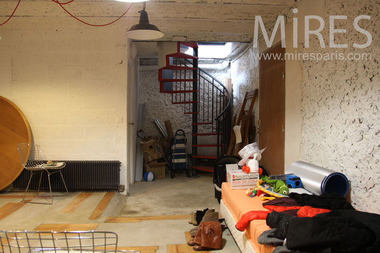 C0832 – Tidy cellar