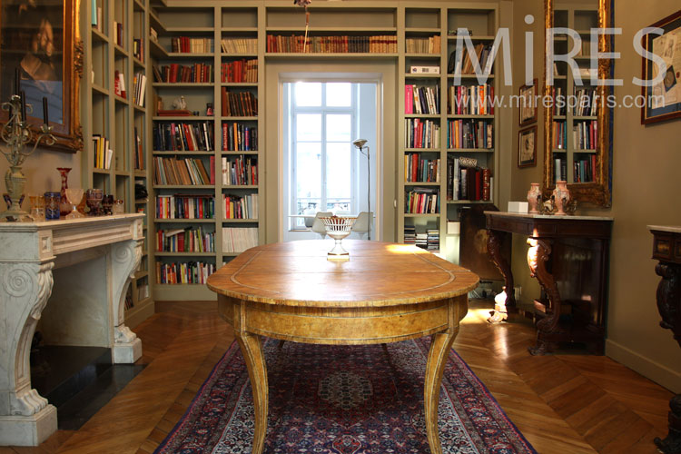 C0833 – Library bourgeois