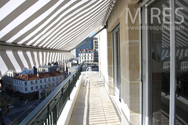 Parisian balcony. C0834