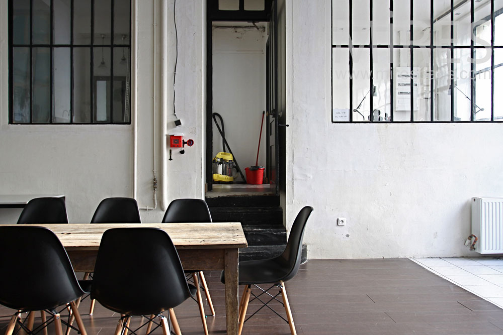 C0836 – Dining corner and kitchen in loft