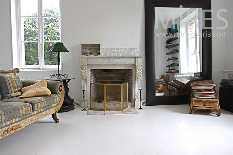 C0838 – Marble fireplace