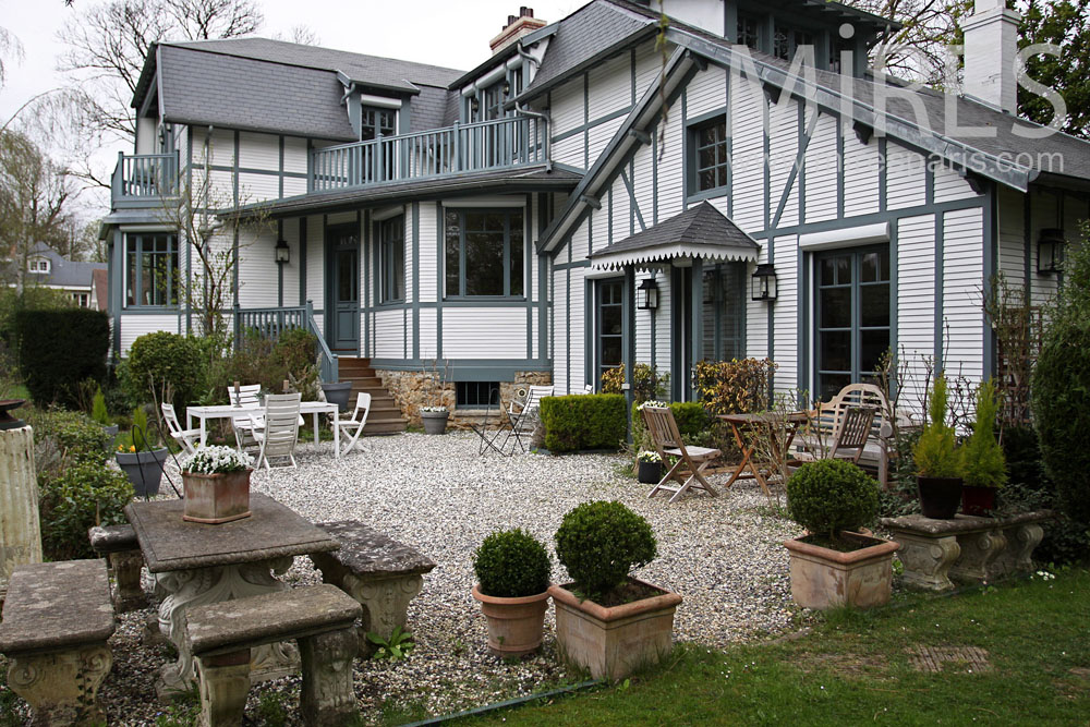 Cottage. C0861