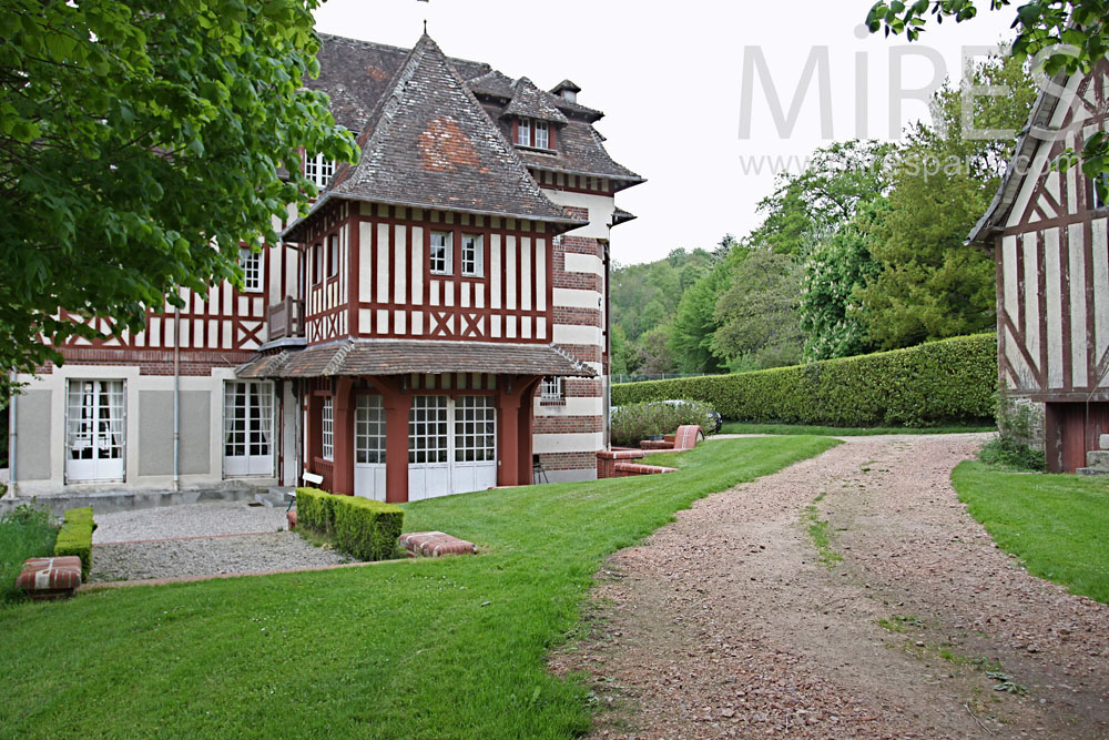 C0870 – Manoir à colombage