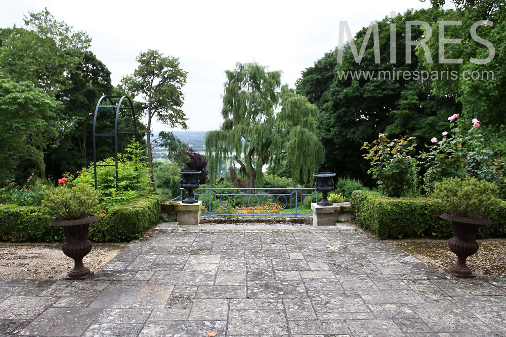 Garden side of the domain. C0896