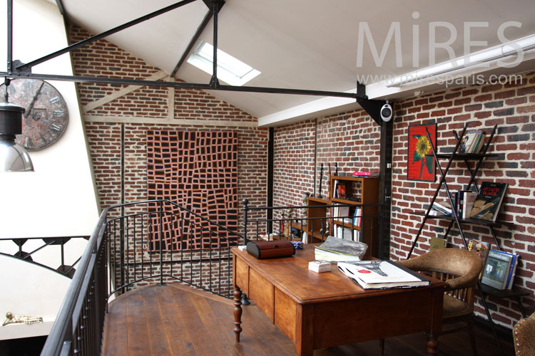 Small office to work in peace. C0901