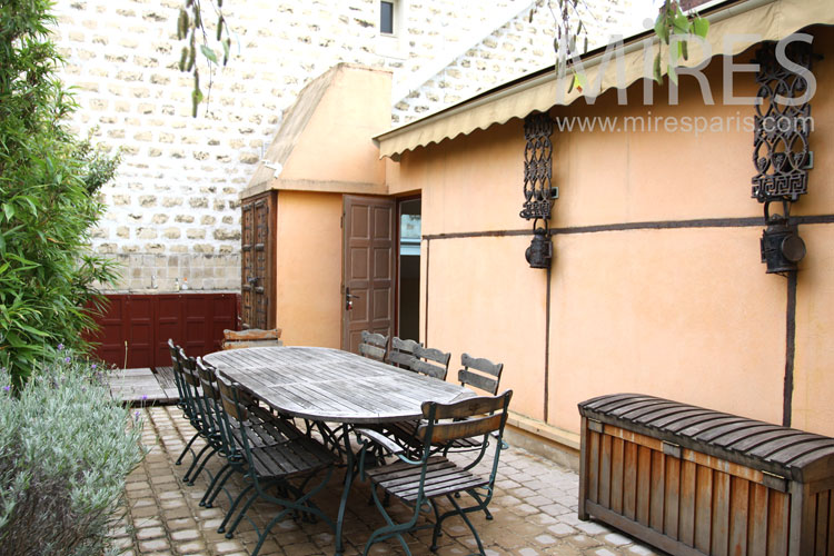 Pour dîner en terrasse. C0901