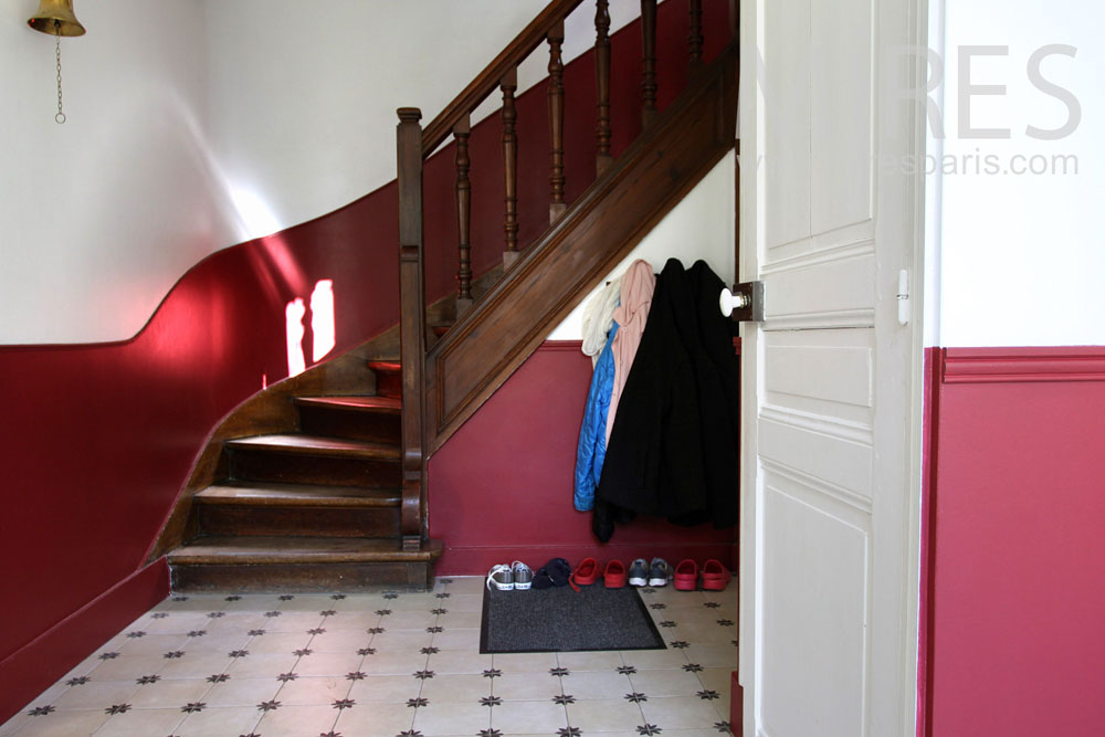 Escalier et couloir, bicolore. C0902