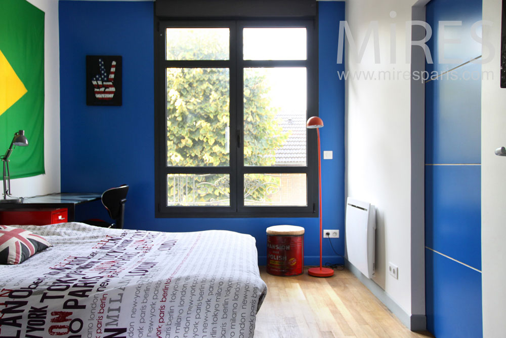 C0918 – Blue bedroom