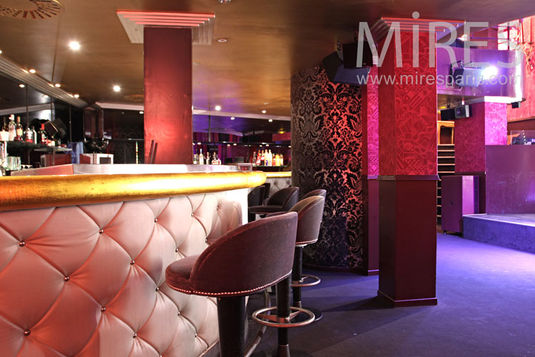 Padded velvet cocktail bar. c0947