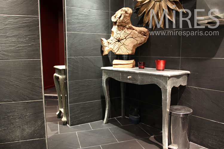 Black bathroom. c0947