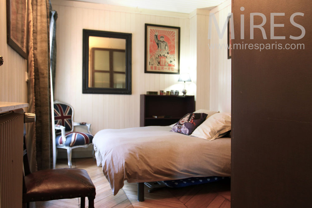 C0957 – Internationnal bedroom